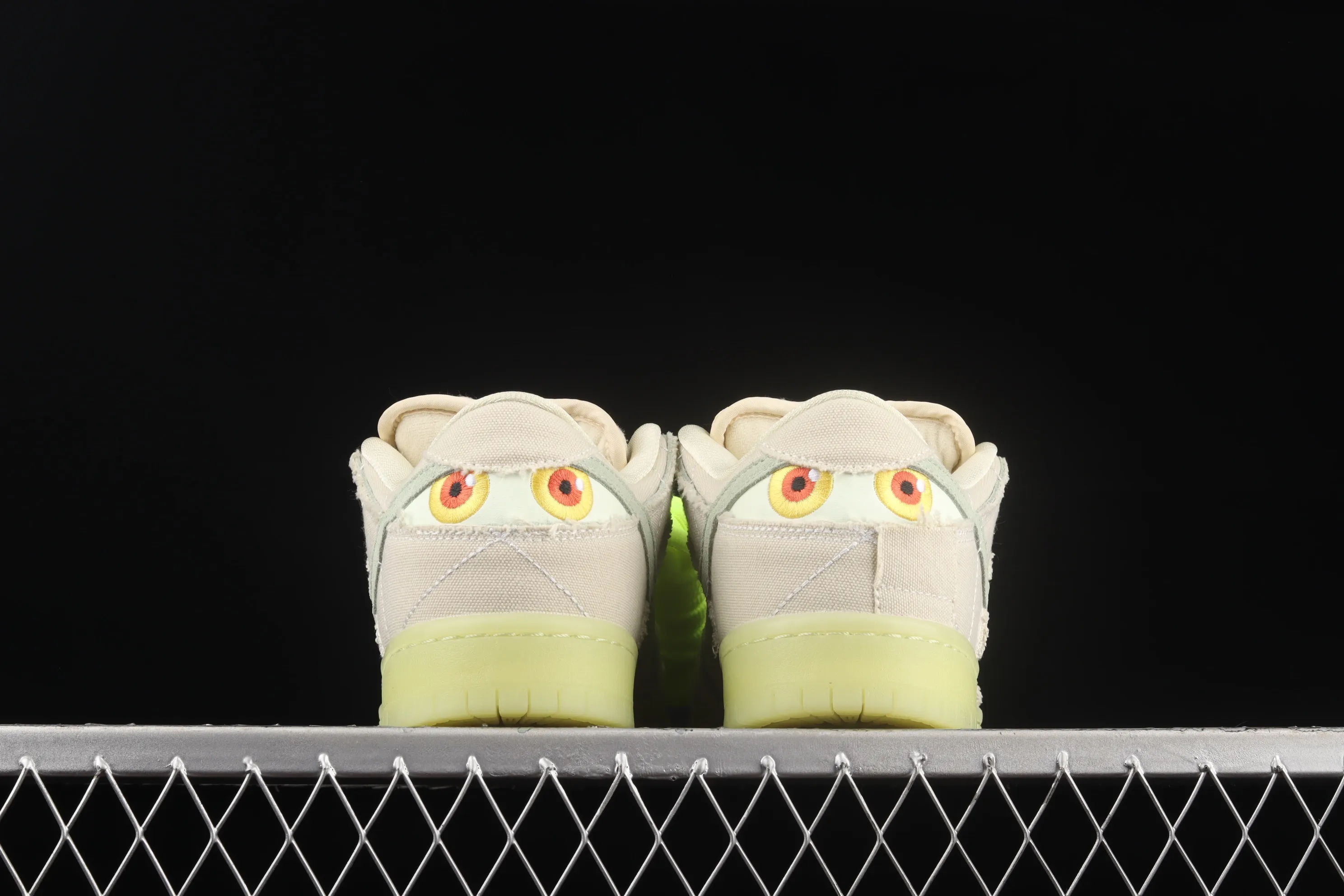 All categories Nk SB Dunk Series Nk SB Dunk Low low-top sneakers F version Nk SB Dunk Low "Mummy" "Mummy" luminous SB smashing backboard fashion casual sneakers DM0774-111
